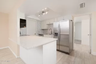 Photo #4: 6268487 Listing 