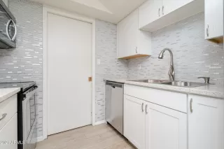 Photo #6: 6268487 Listing 