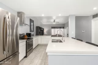 Photo #2: 6268731 Listing 