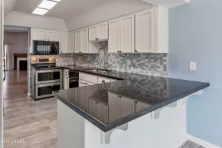 Photo #3: 6268779 Listing