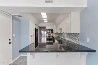 Photo #5: 6268779 Listing