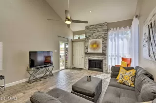 Photo #4: 6269378 Listing