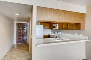 Photo #5: 6269822 Listing