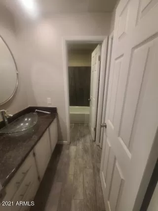 Photo #5: 6269887 Listing