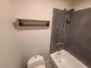 Photo #6: 6269887 Listing