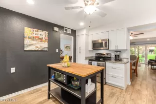 Photo #6: 6269892 Listing