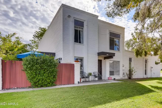 MLS: 6270383 Condo For Sale