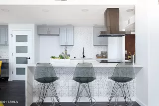 Photo #5: 6270446 Listing