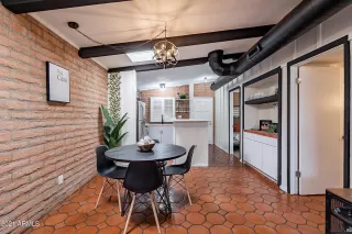 Photo #6: 6270575 Listing