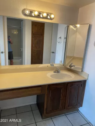 Photo #5: 6270785 Listing