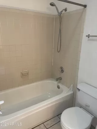 Photo #6: 6270785 Listing