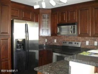 Photo #2: 6271360 Listing