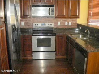 Photo #3: 6271360 Listing