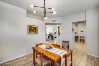 Photo #5: 6271419 Listing