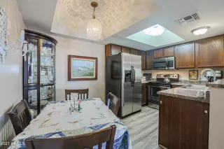 Photo #5: 6272406 Listing