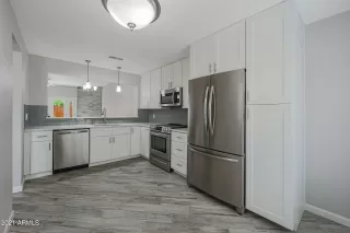 Photo #5: 6272414 Listing
