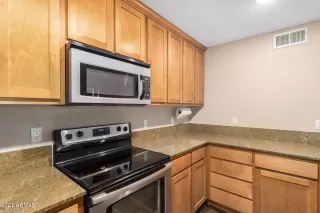 Photo #6: 6272498 Listing