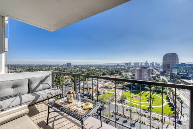 MLS: 6272755 Condo For Sale