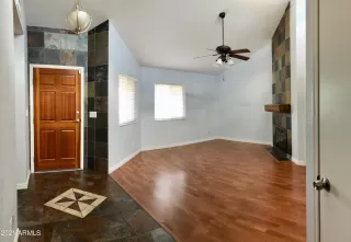 Photo #6: 6272916 Listing