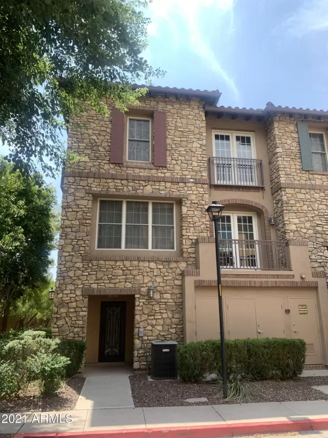 MLS: 6273304 Condo For Sale