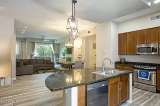 Photo #6: 6274527 Listing