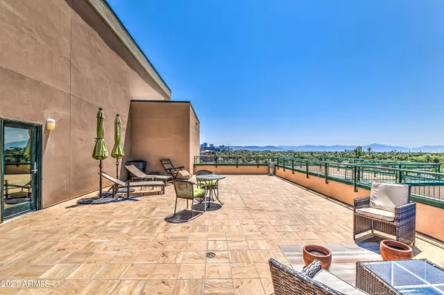 MLS: 6275422 Condo For Sale