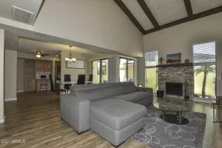 Photo #6: 6275453 Listing