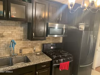 Photo #5: 6275966 Listing