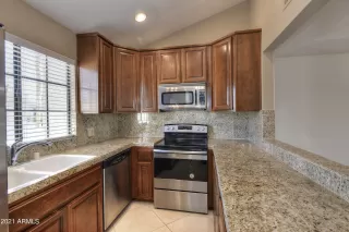 Photo #5: 6276066 Listing