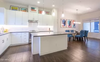 Photo #4: 6276162 Listing