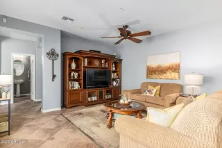 Photo #5: 6276186 Listing