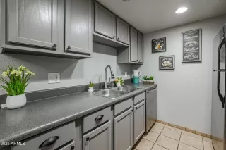 Photo #3: 6276242 Listing