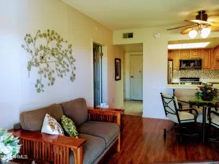 Photo #5: 6276911 Listing