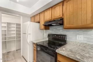 Photo #2: 6277014 Listing