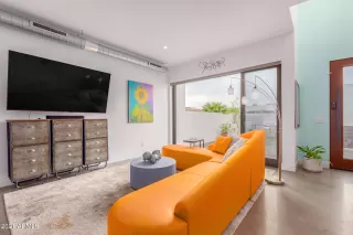 Photo #3: 6277736 Listing