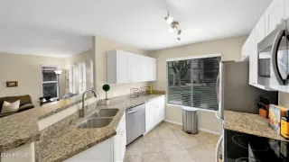 Photo #5: 6277748 Listing