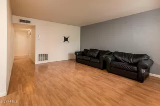 Photo #4: 6277937 Listing