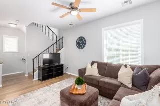 Photo #6: 6278375 Listing