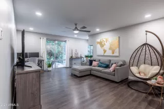 Photo #2: 6278933 Listing