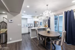 Photo #5: 6278933 Listing