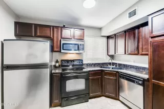 Photo #5: 6279028 Listing