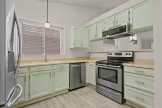 Photo #5: 6279995 Listing