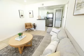 Photo #5: 6280780 Listing