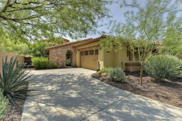 MLS: 6281043 Condo For Sale