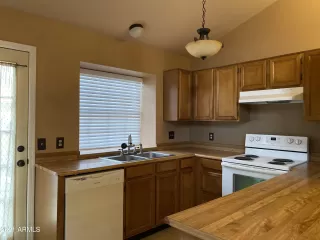 Photo #4: 6281242 Listing