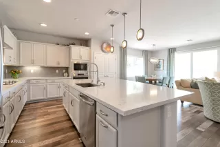 Photo #6: 6281789 Listing