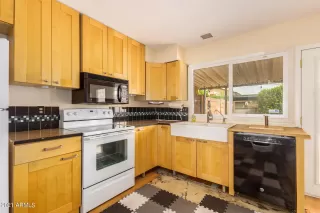 Photo #6: 6281833 Listing 