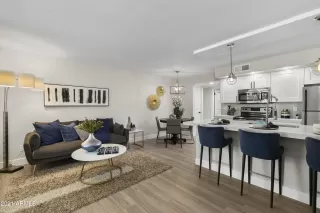 Photo #2: 6282157 Listing 