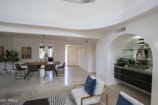 Photo #5: 6282290 Listing