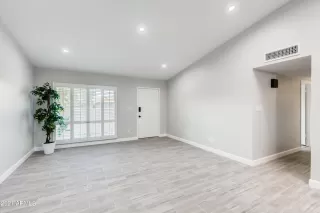 Photo #2: 6282466 Listing